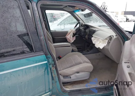 1998 Ford Explorer Eddie Bauer/Limited/Xl/Xlt from USA, damaged, VIN 1FMZU34E3WUC54933